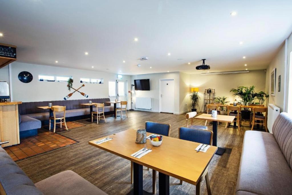 Emma'S Retreat 3-Bedroom Caravan Sleeps 6 At Durdle Door Nr Wareham Dorset 外观 照片